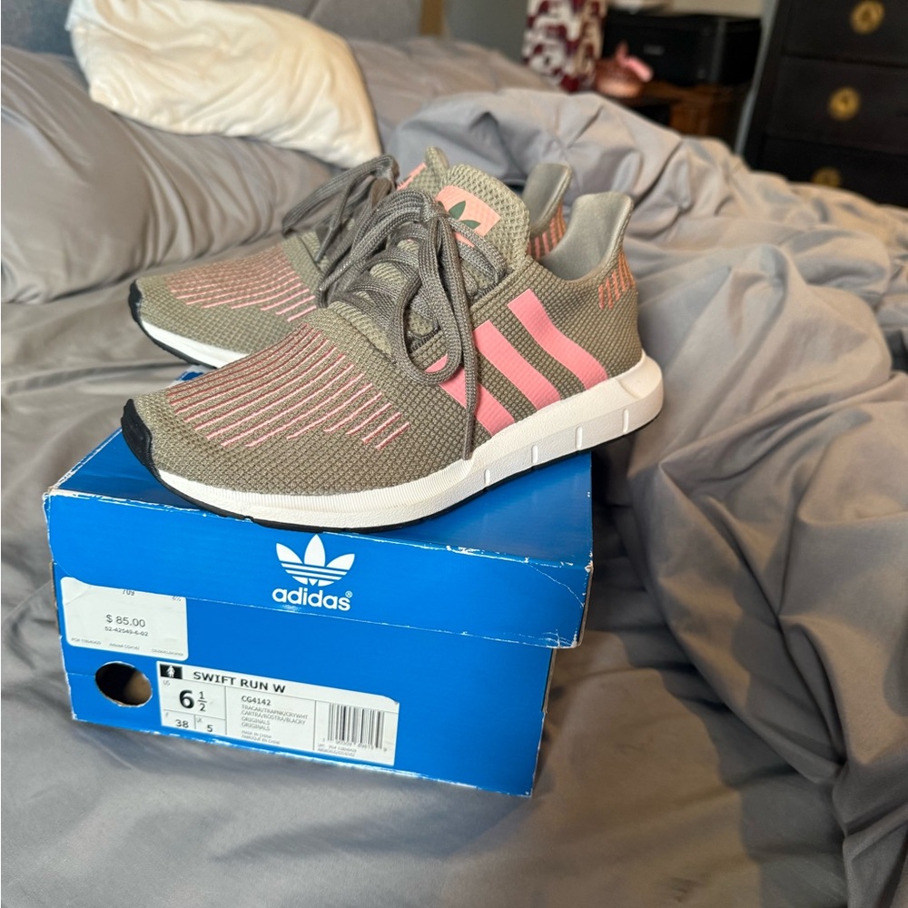 Adidas Women's Sneakers - Gray and Pink